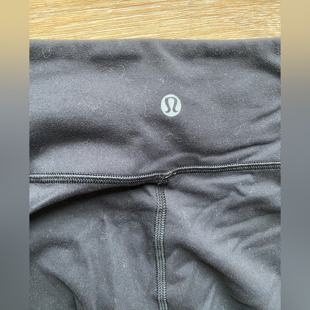 Lululemon Wunder Under Leggings - Picture 2 of 6